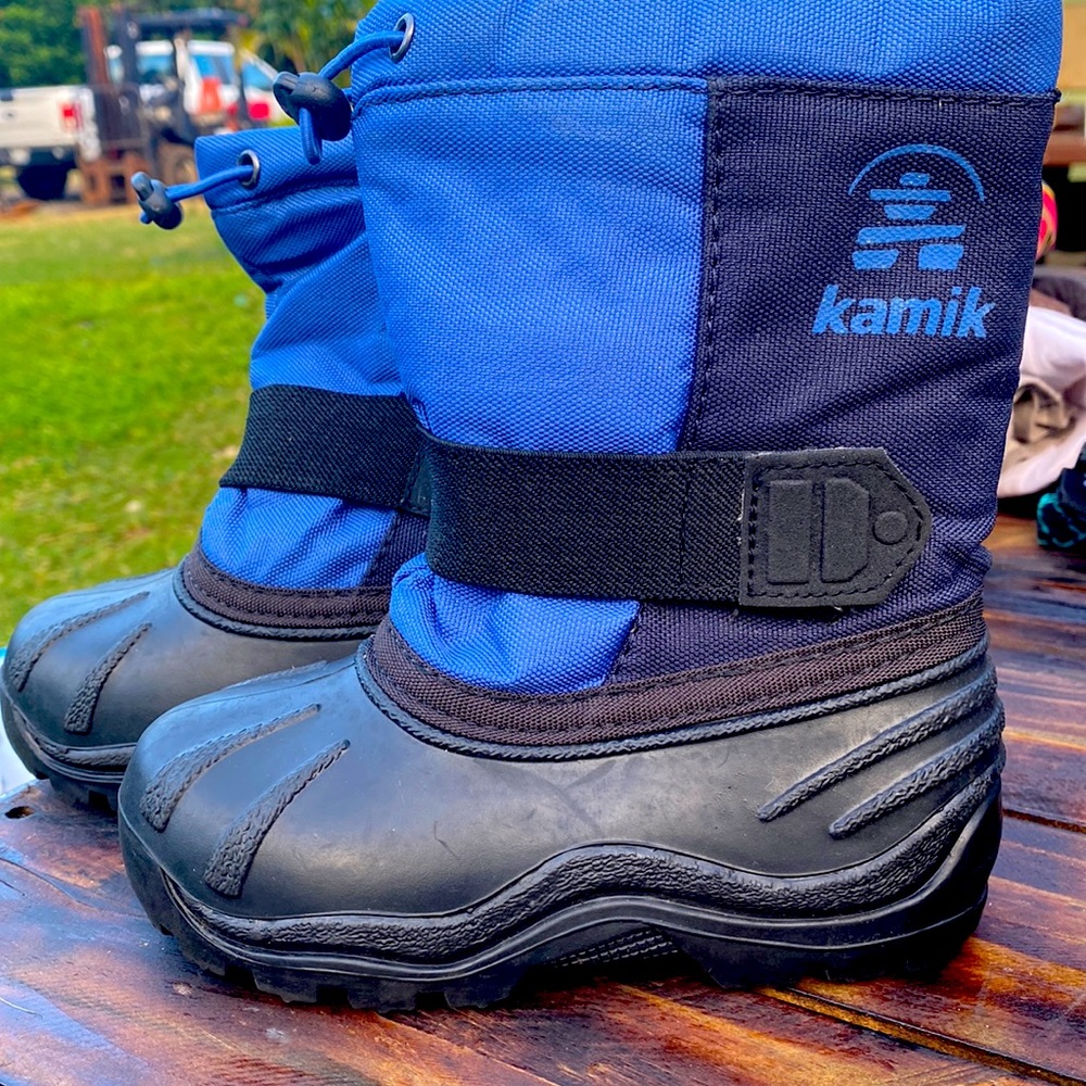 Kamik snow shoes for toddler size 9